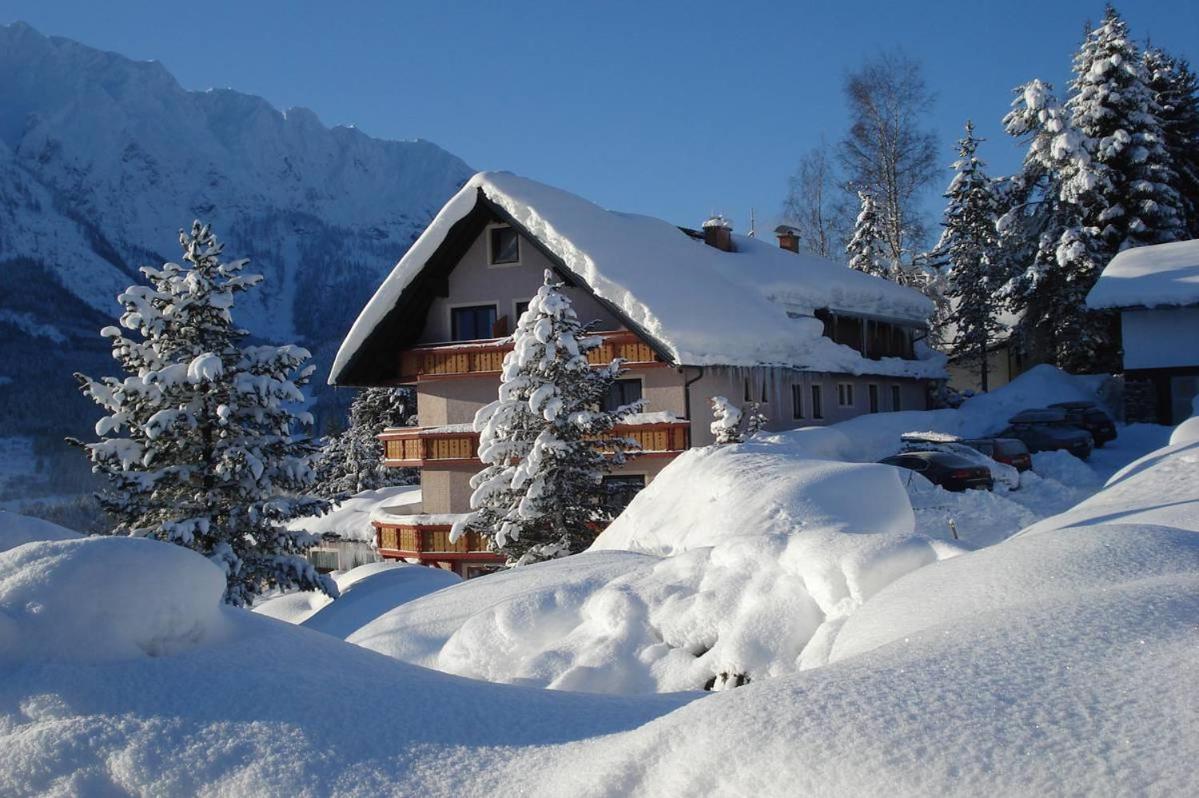 Hotel Pension Sonnenuhr Tauplitz Esterno foto
