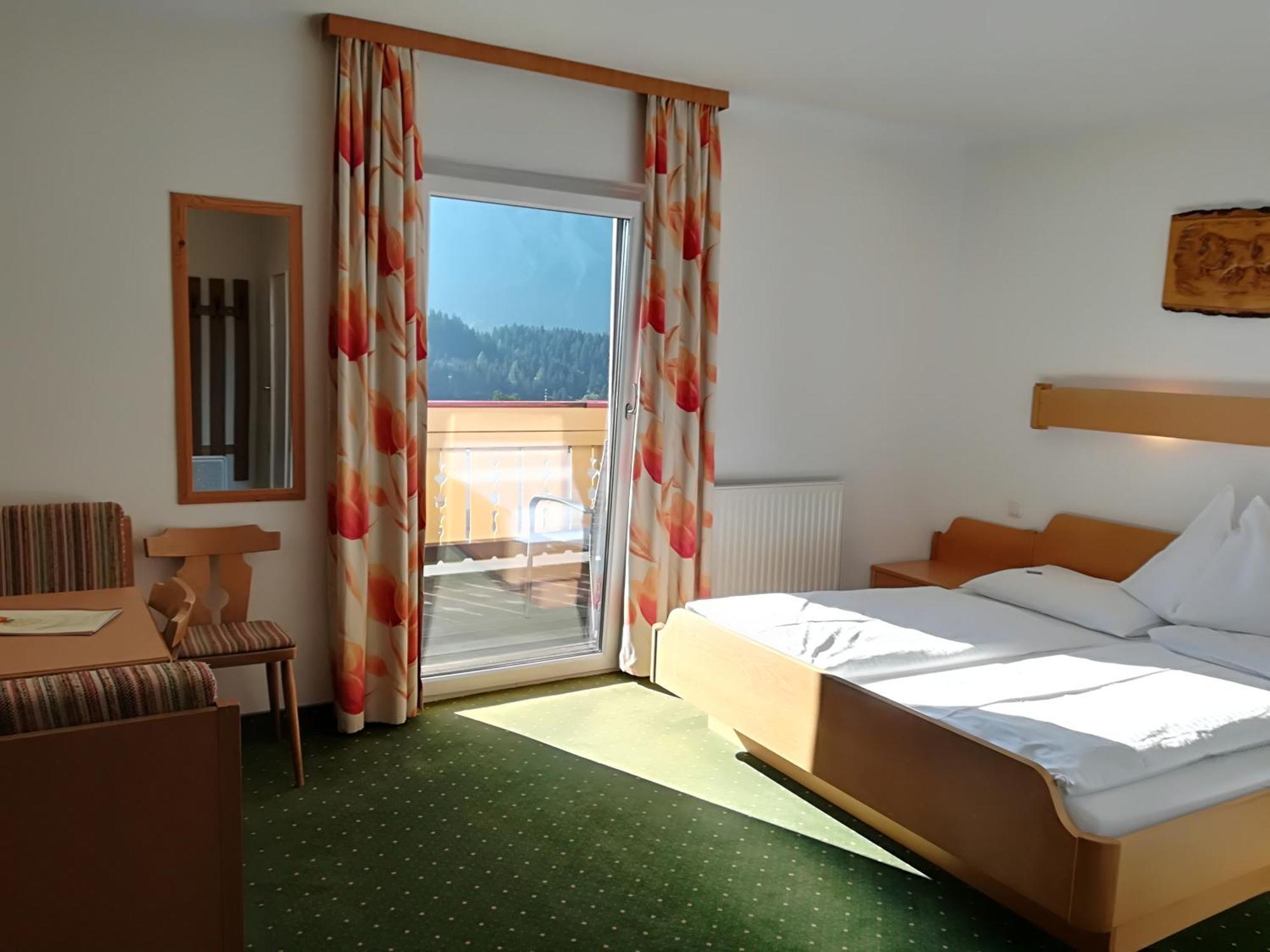 Hotel Pension Sonnenuhr Tauplitz Esterno foto